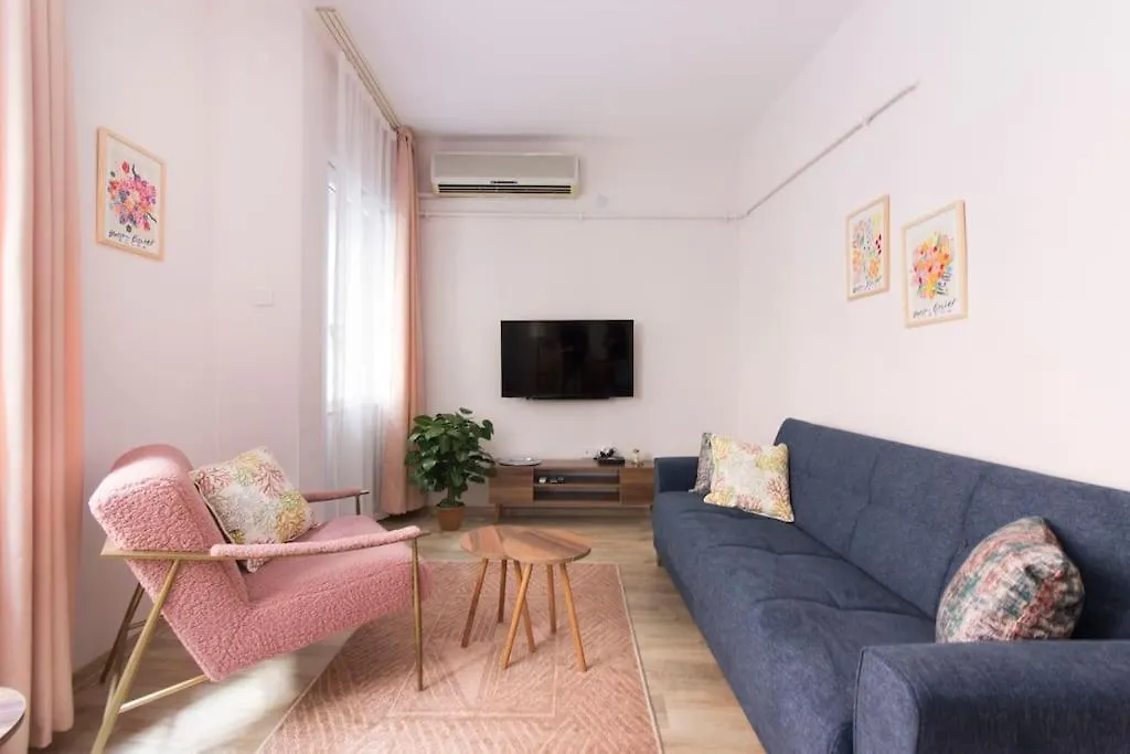 Apartment Soft Modern Inspiring Flat In The Center Of Moda Istanbul